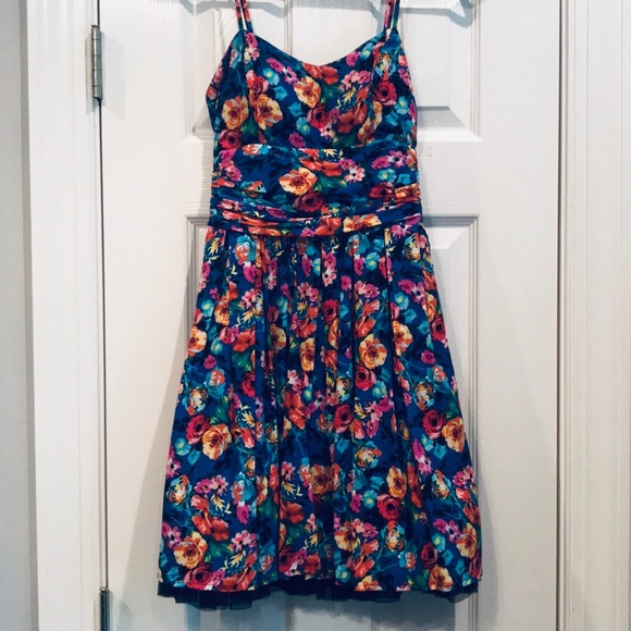 Rainbow Flower Dress 🌼 - Picture 1 of 5